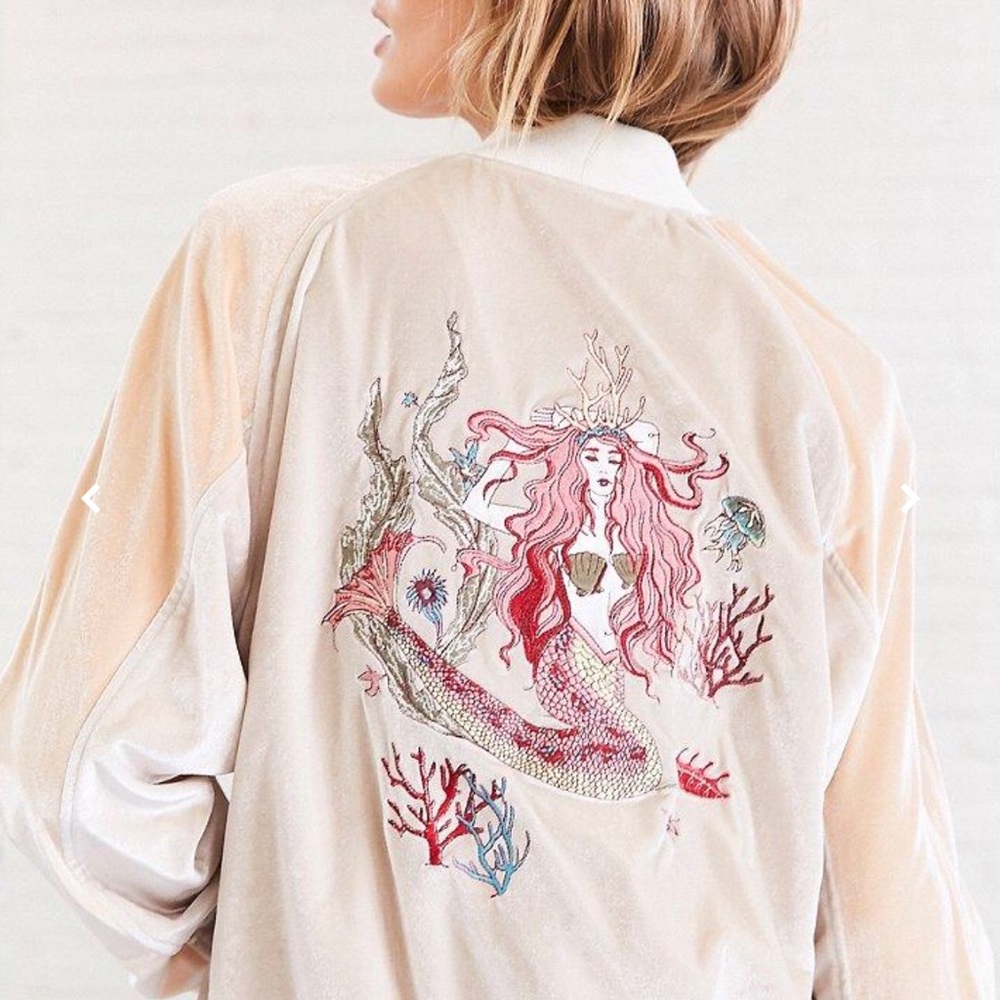 🔥🔥Pink on your Varsity Bomber🔥🔥